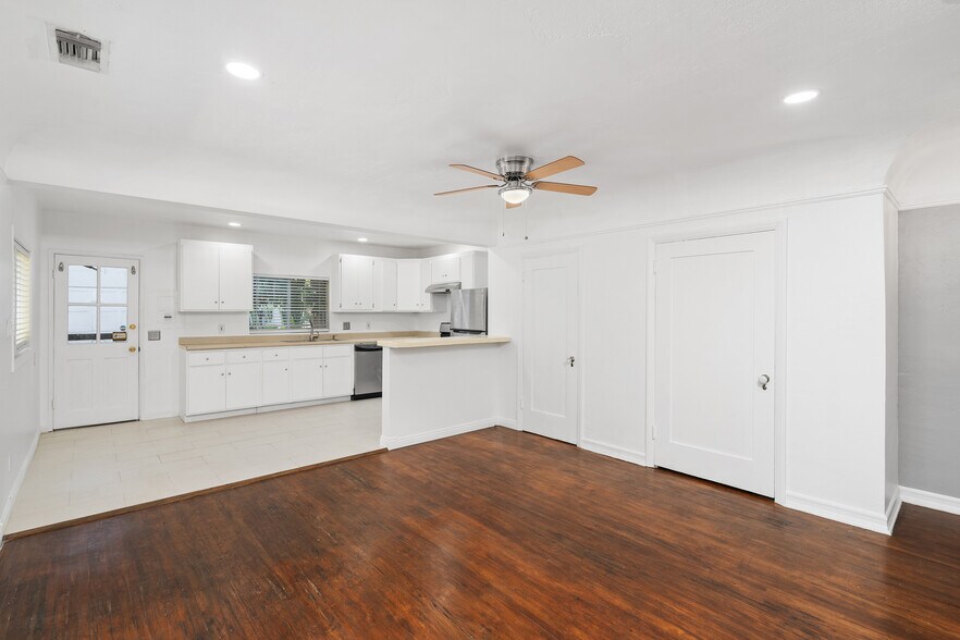 More Photos Of 934 N La Jolla Ave, West Hollywood Apartments For Sale