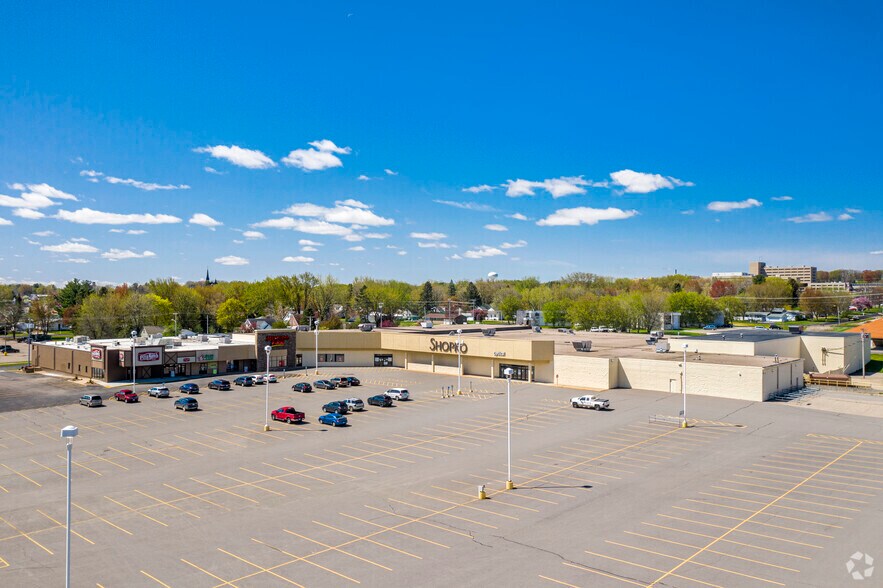 More Photos Of 1306 N Central Ave, Marshfield Storefront For Lease