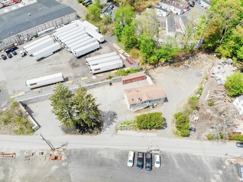 More Photos Of 25 Popes Ln, Danvers Flex For Sale
