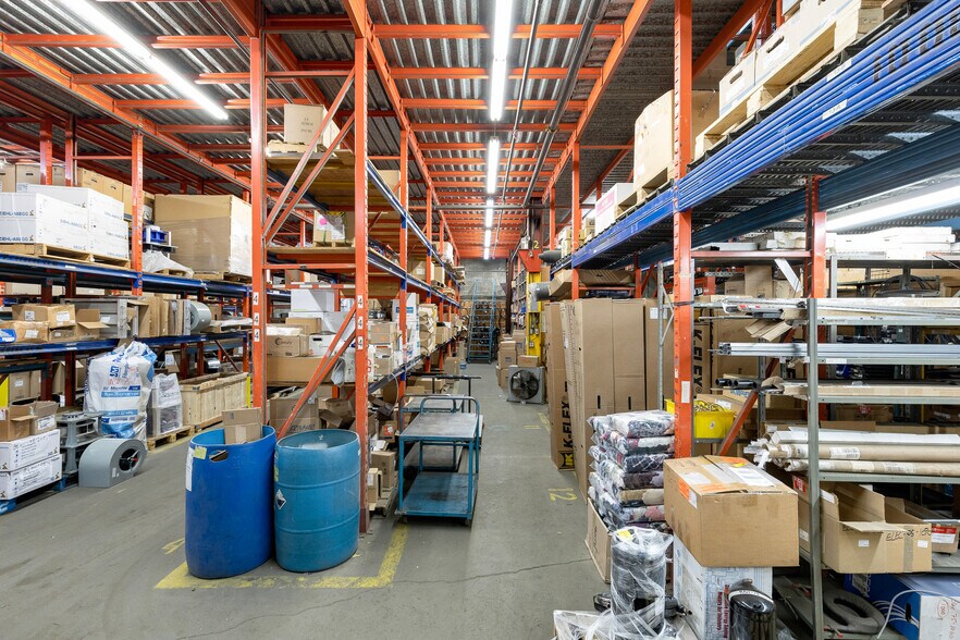 More Photos Of 262 Rue Scott, St-Jérôme Warehouse For Sale