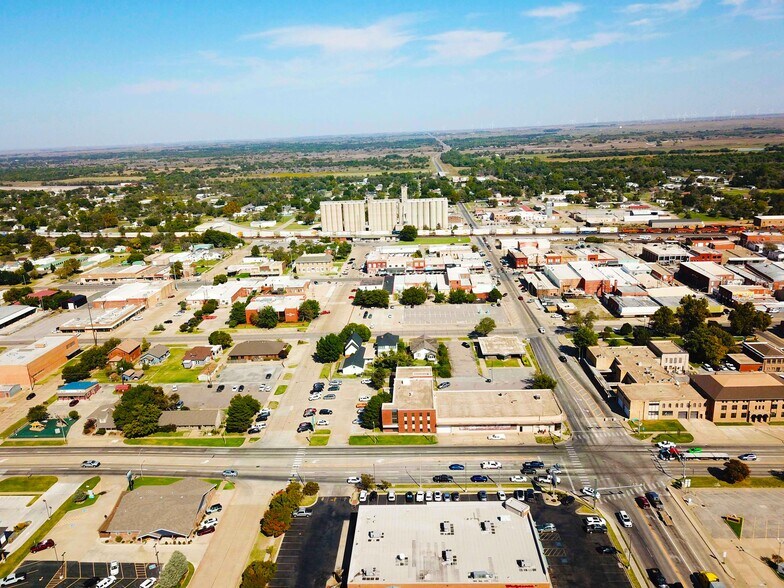 More Photos Of 1222 10th St, Woodward Office For Sale