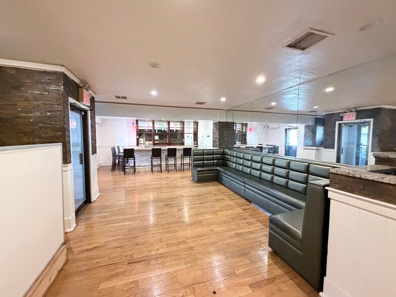 More Photos Of 19401 Linden Blvd, Saint Albans General Retail For Lease