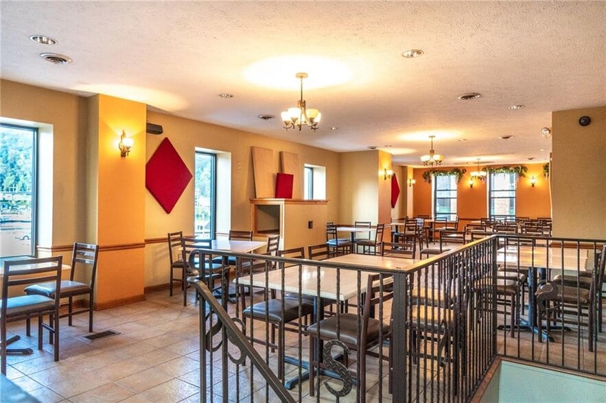 More Photos Of 10 Market St, Pittsburgh Restaurant For Sale