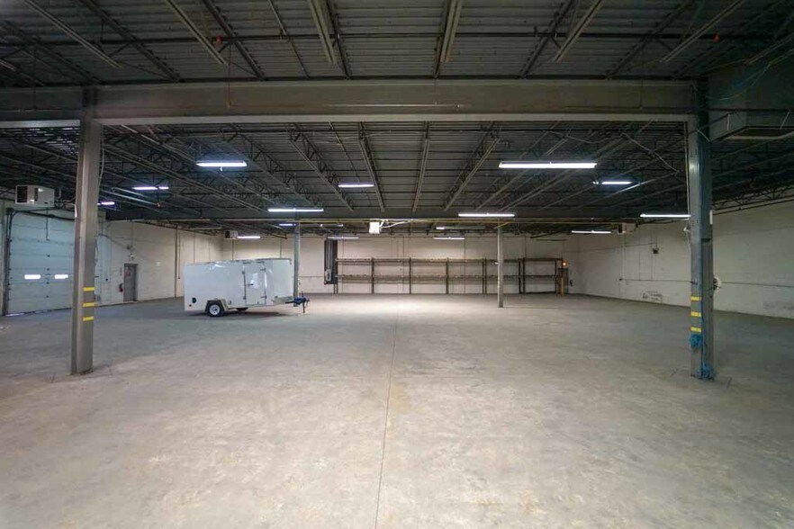 More Photos Of 122 Burrs Rd, Westampton Warehouse For Lease