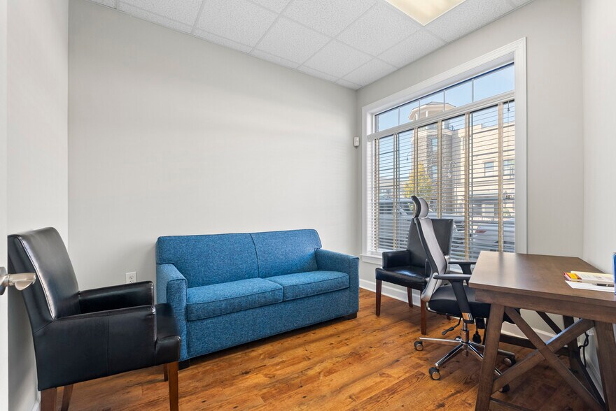 More Photos Of 103-105 Tradewynd Dr, Lynchburg Medical For Sale