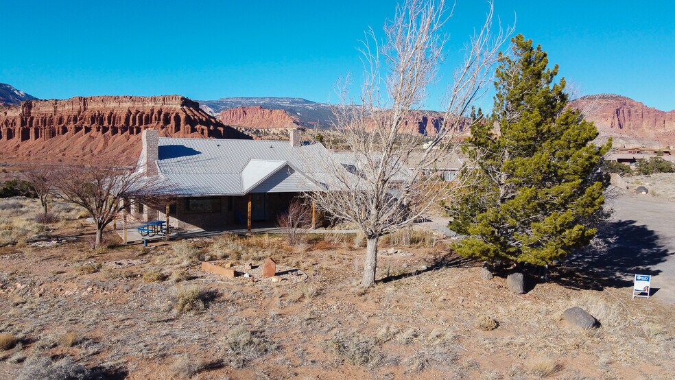 More Photos Of 397 N Wendy St, Torrey Specialty For Sale