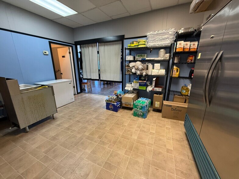 More Photos Of 2026 Lockport Rd, Niagara Falls Restaurant For Lease