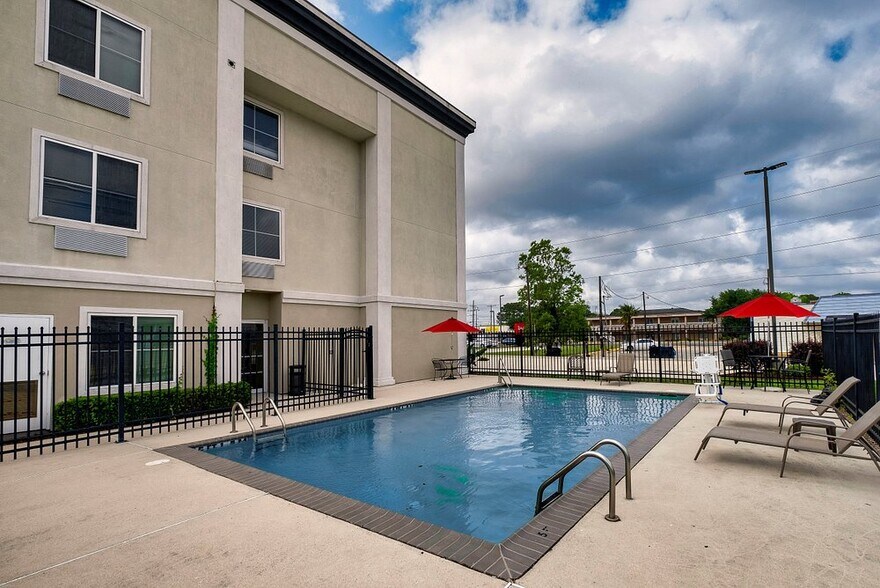 More Photos Of 1254 Grand Caillou Rd, Houma Hotel For Sale