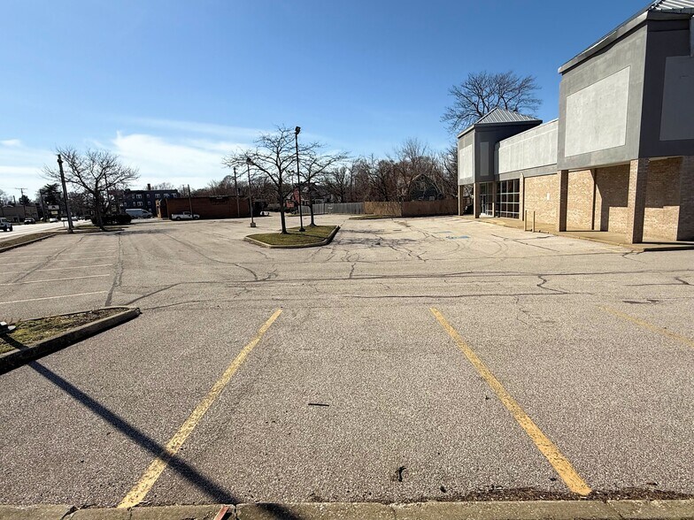 More Photos Of 1115 W Prospect Rd, Ashtabula Drugstore For Sale