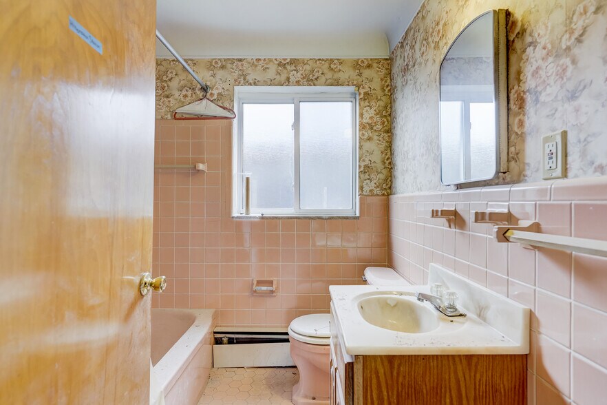 More Photos Of 23919 John R Rd, Hazel Park Freestanding For Sale