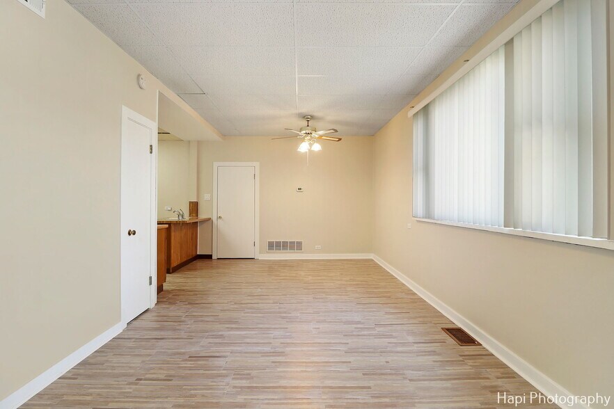 More Photos Of 132 Center St, Grayslake Storefront For Sale