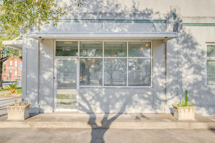 More Photos Of 1211 Bull St, Savannah Office Residential For Sale
