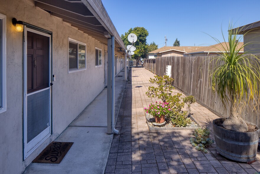 More Photos Of 24039 Park St, Hayward Apartments For Sale