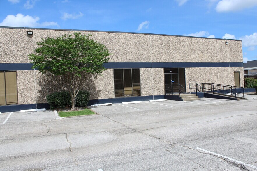More Photos Of 8303-8317 Knight Rd, Houston Warehouse For Lease