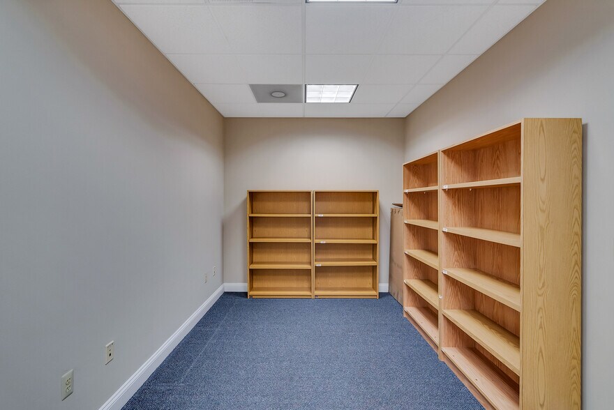 More Photos Of 124 S York Rd, Hatboro Office For Sale