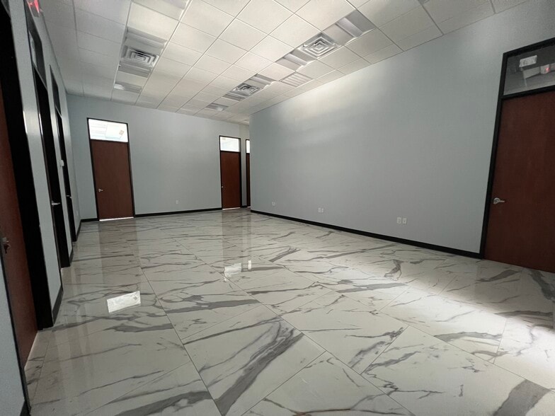 More Photos Of 18630 Intercontinental Crossing Dr, Houston Warehouse For Lease