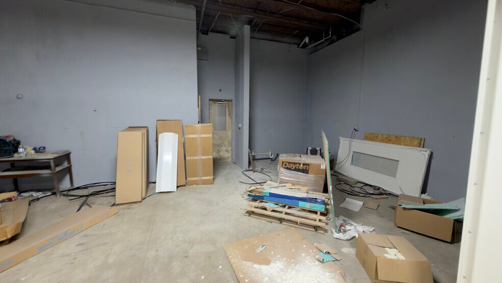 More Photos Of 2800 Delano St, Pensacola Warehouse For Lease