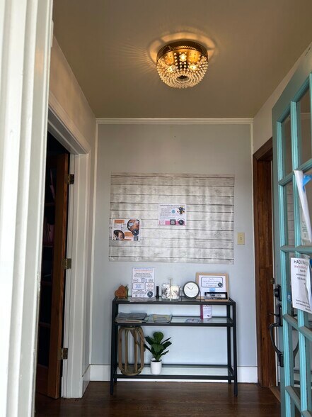 More Photos Of 516 Buchanan Dr, Burnet Medical For Lease