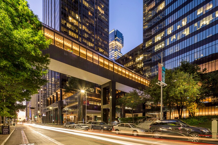 More Photos Of 1221 McKinney St, Houston Office For Lease