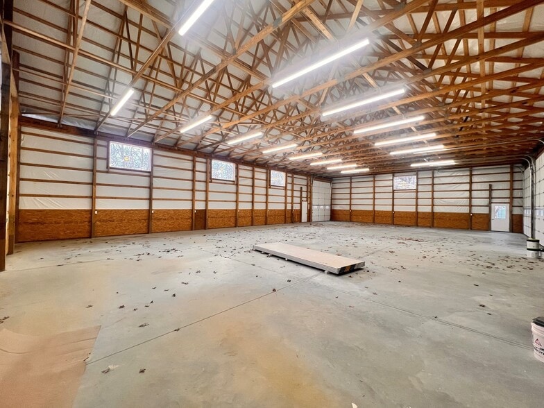 More Photos Of 2111 Ogletown Rd, Newark Warehouse For Sale