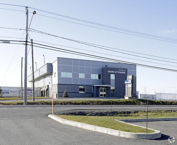 Primary Photo Of 1390 Boul Lionel-Boulet, Varennes Truck Terminal For Lease