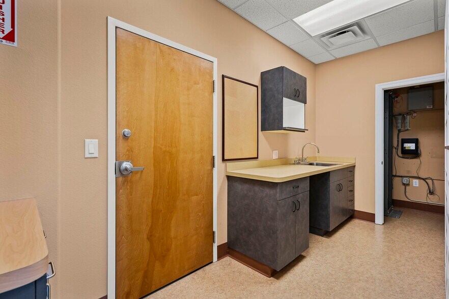 More Photos Of 645 Sierra Rose Dr, Reno Medical For Lease