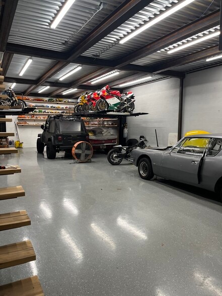 More Photos Of 18948 Tamiami Trl, Fort Myers Self Storage For Sale