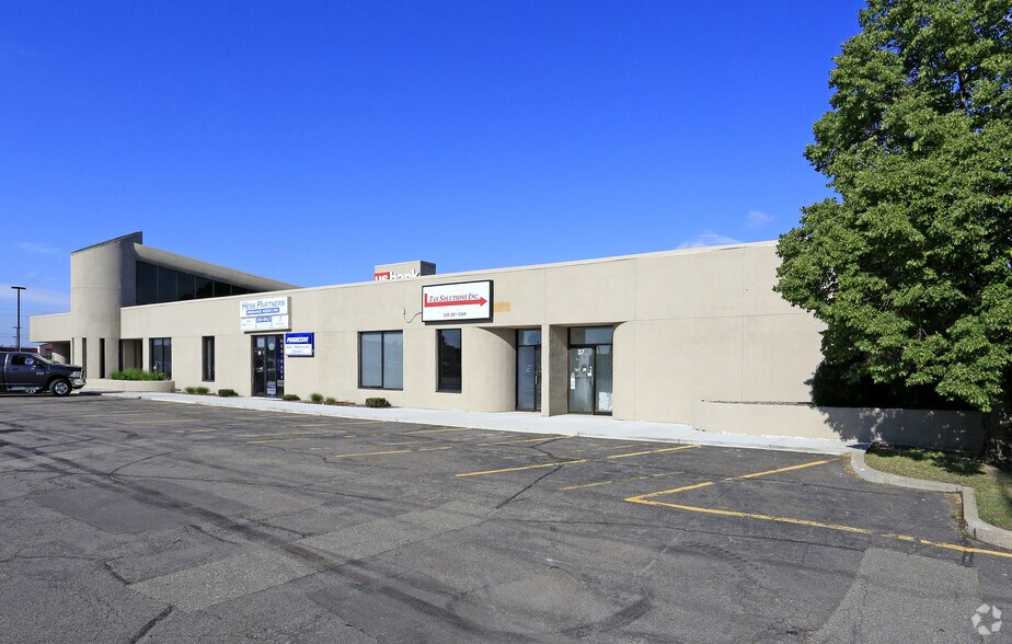 More Photos Of 27-37 N 33rd Ave N, Saint Cloud Storefront Retail Office For Lease