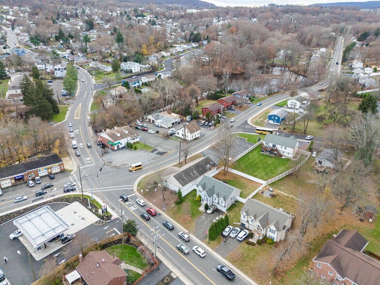 More Photos Of 2 Suffern Ln, Garnerville General Retail For Lease