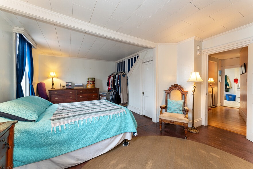 More Photos Of 19 Cottage St, Bar Harbor Storefront For Sale