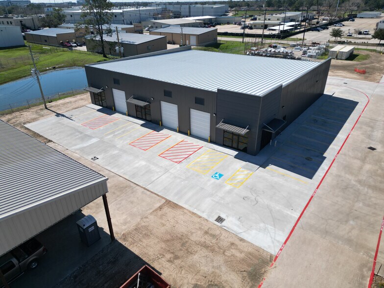 More Photos Of 11255 Windfern Rd, Houston Unknown For Lease