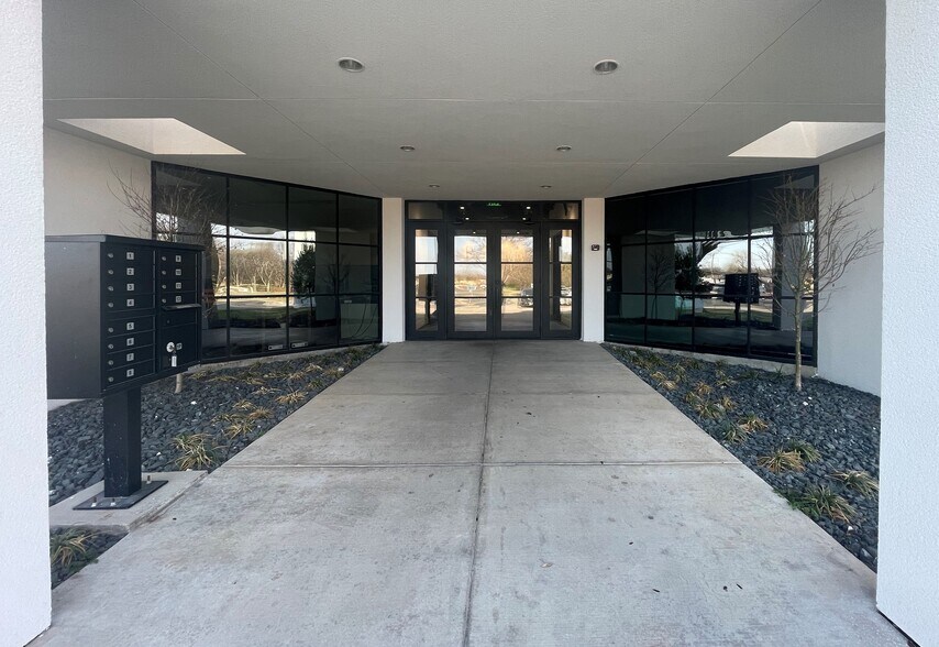 More Photos Of 4105 City Point Dr, North Richland Hills Office For Lease