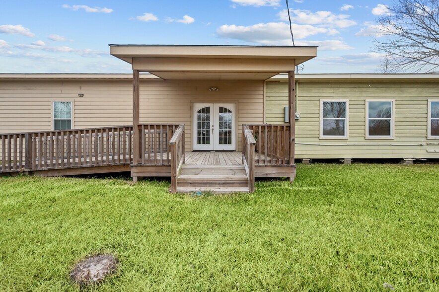 More Photos Of 1208 W Clayton St, Dayton Medical For Sale