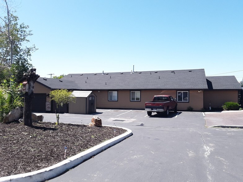 More Photos Of 41 E Center St, Centerville Assisted Living For Sale