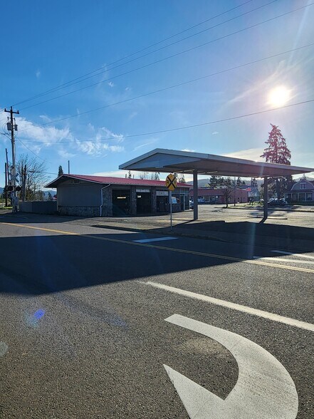 More Photos Of 518 S Pacific Hwy, Cottage Grove Auto Repair For Sale