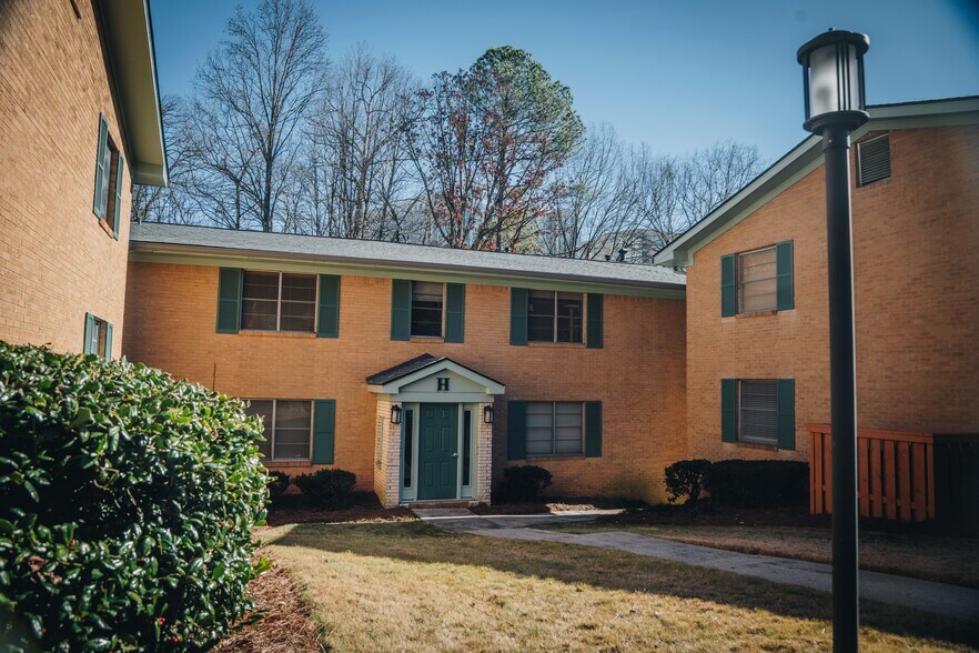 More Photos Of 3057 Pharr Court North Ct NW, Atlanta Multifamily For Sale