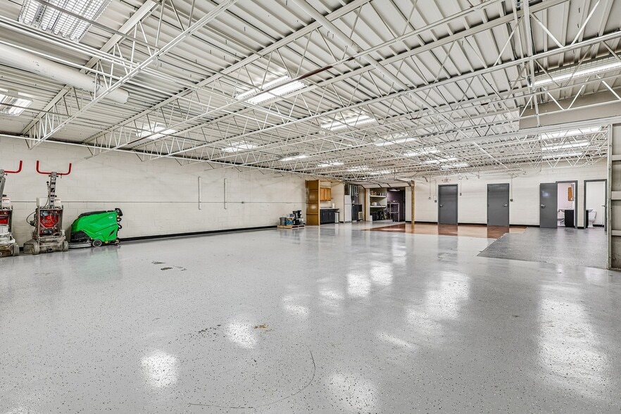 More Photos Of 5558 Wadsworth Rd, Dayton Warehouse For Sale