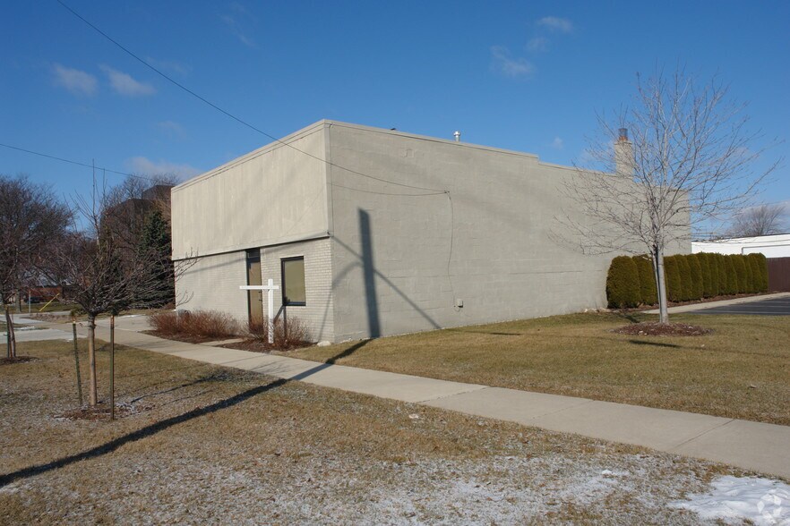 Primary Photo Of 12525 E 9 Mile Rd, Warren Warehouse For Sale