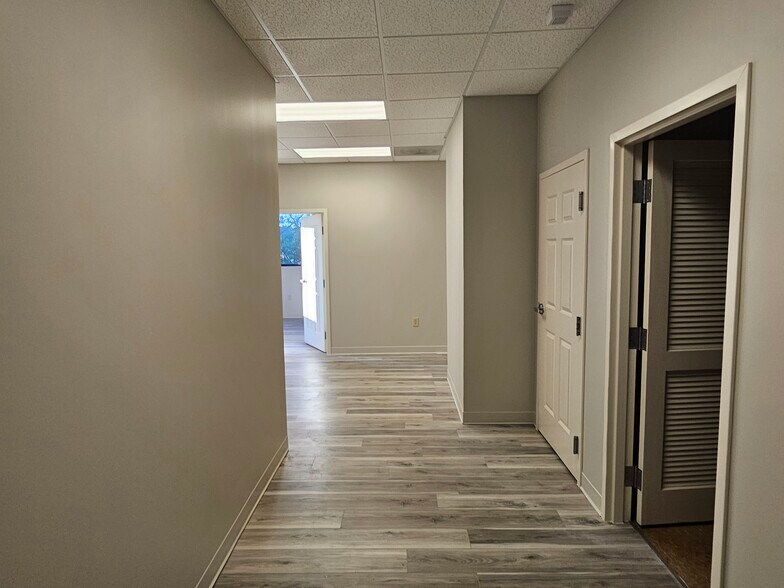 More Photos Of 2013 Lawrenceville Suwanee Rd, Lawrenceville Office For Lease