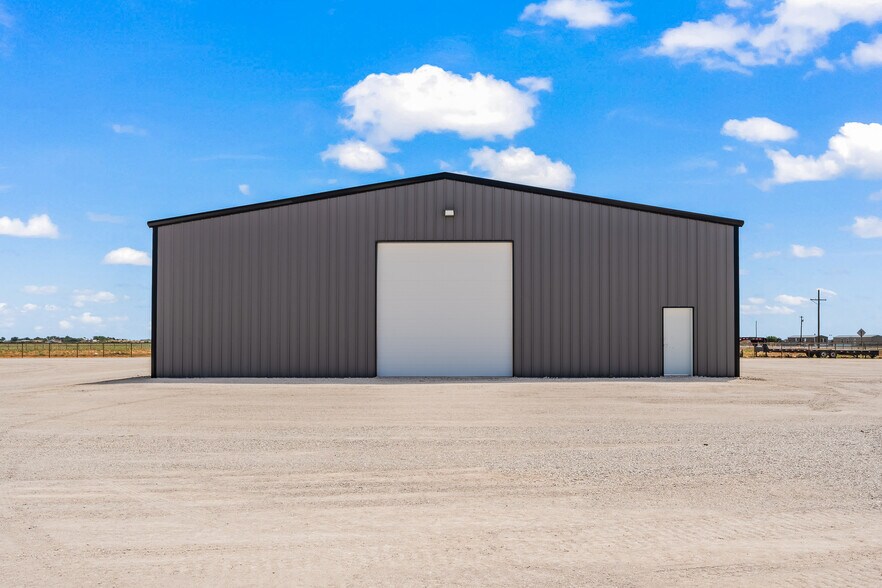 More Photos Of 6322 F M 2641, Shallowater Industrial For Lease