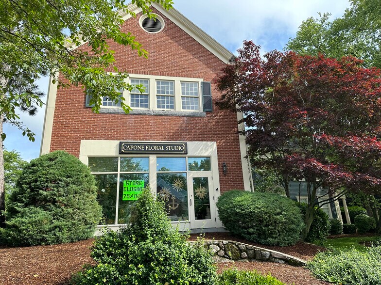 More Photos Of 10 Maple St, Middleton Office For Lease