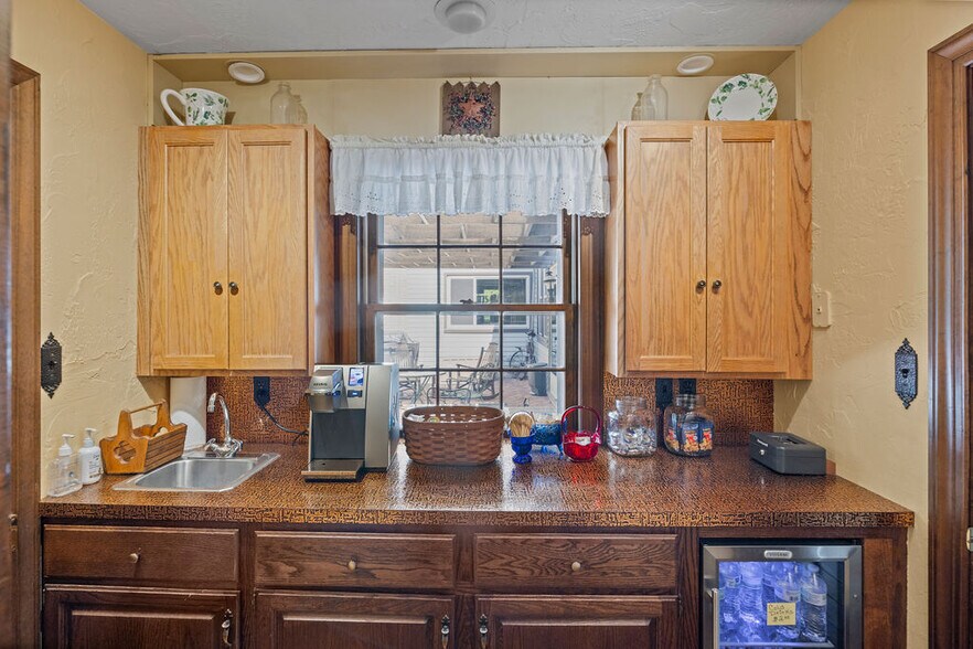 More Photos Of 40 Hospital Rd, Gettysburg Hotel For Sale