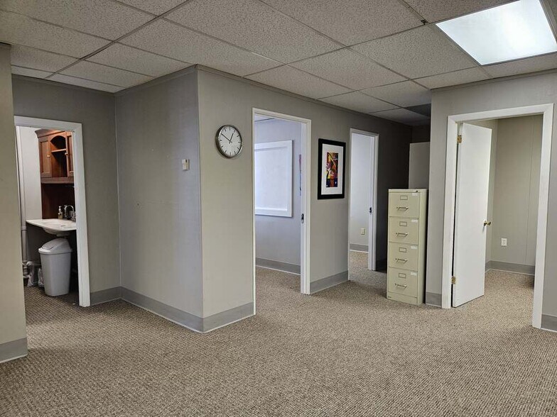 More Photos Of 100-140 Riverview Ctr, Middletown Office For Lease