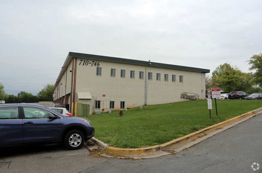 More Photos Of 710-746 E Gude Dr, Rockville Warehouse For Lease