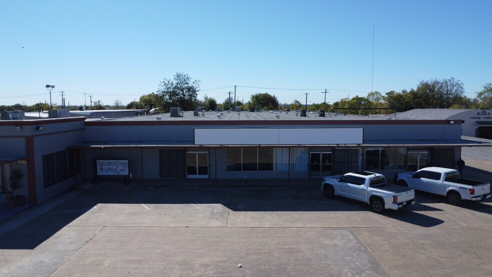 More Photos Of 5520 Military Pky, Dallas Industrial For Sale