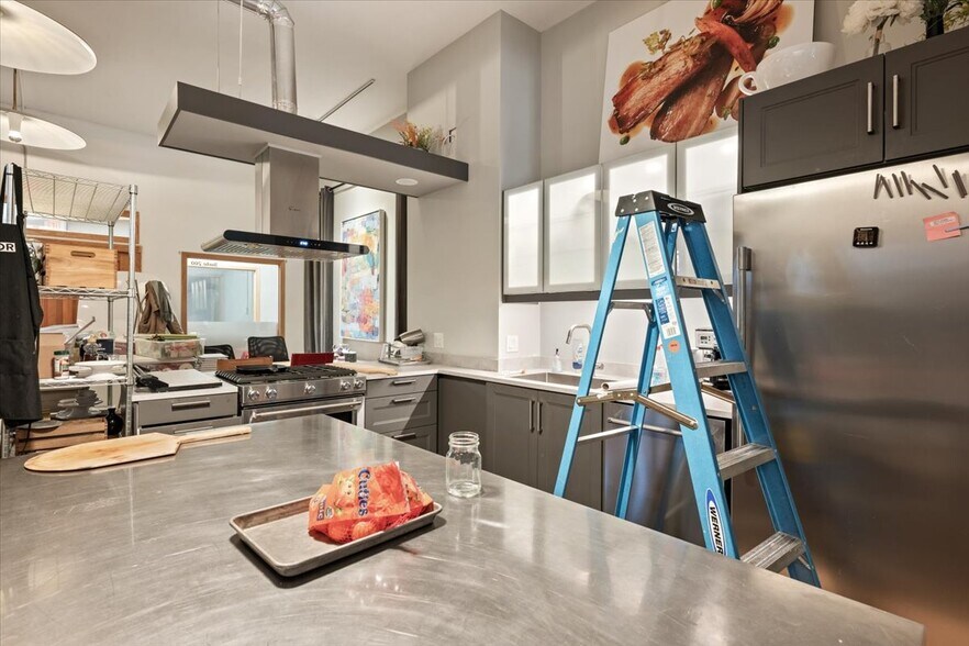 More Photos Of 7321 Madison St, Forest Park Restaurant For Sale