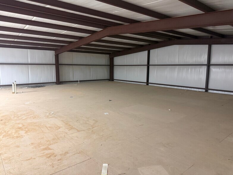 More Photos Of 4200 County Road 72 rd, Midland Warehouse For Lease