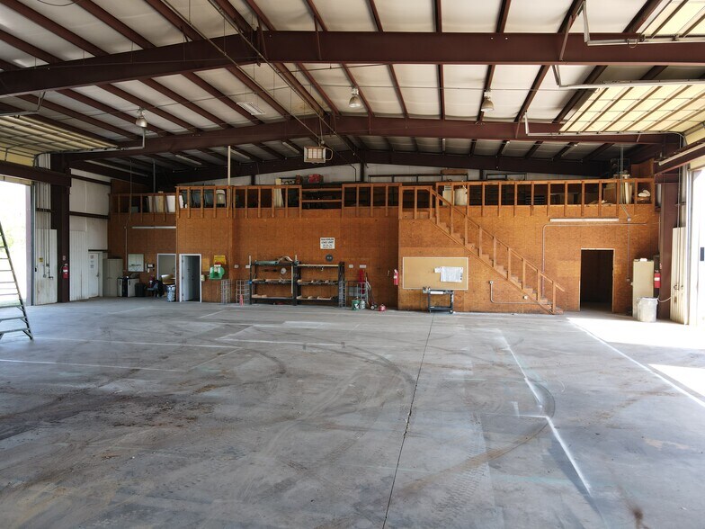 More Photos Of 164 Sherman Way, Searcy Warehouse For Sale