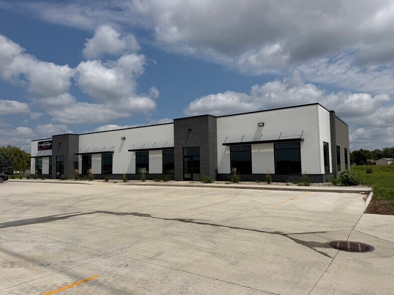 More Photos Of 2190 Old Highway 75, Sergeant Bluff Office For Lease