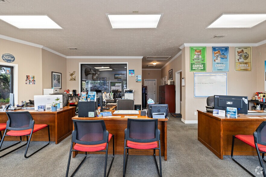 More Photos Of 500 Eglin Pky, Fort Walton Beach Auto Dealership For Sale